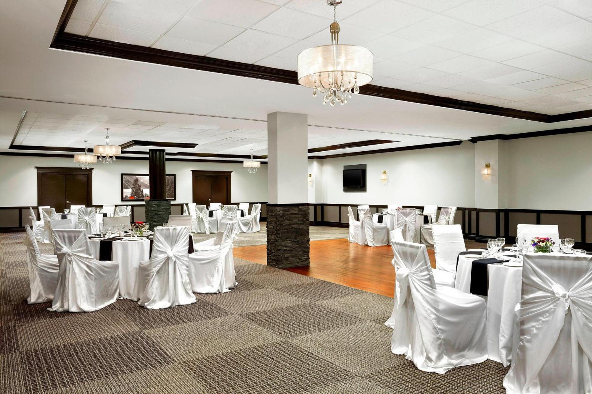 Four Points By Sheraton Hotel & Suites Calgary West Εστιατόριο φωτογραφία