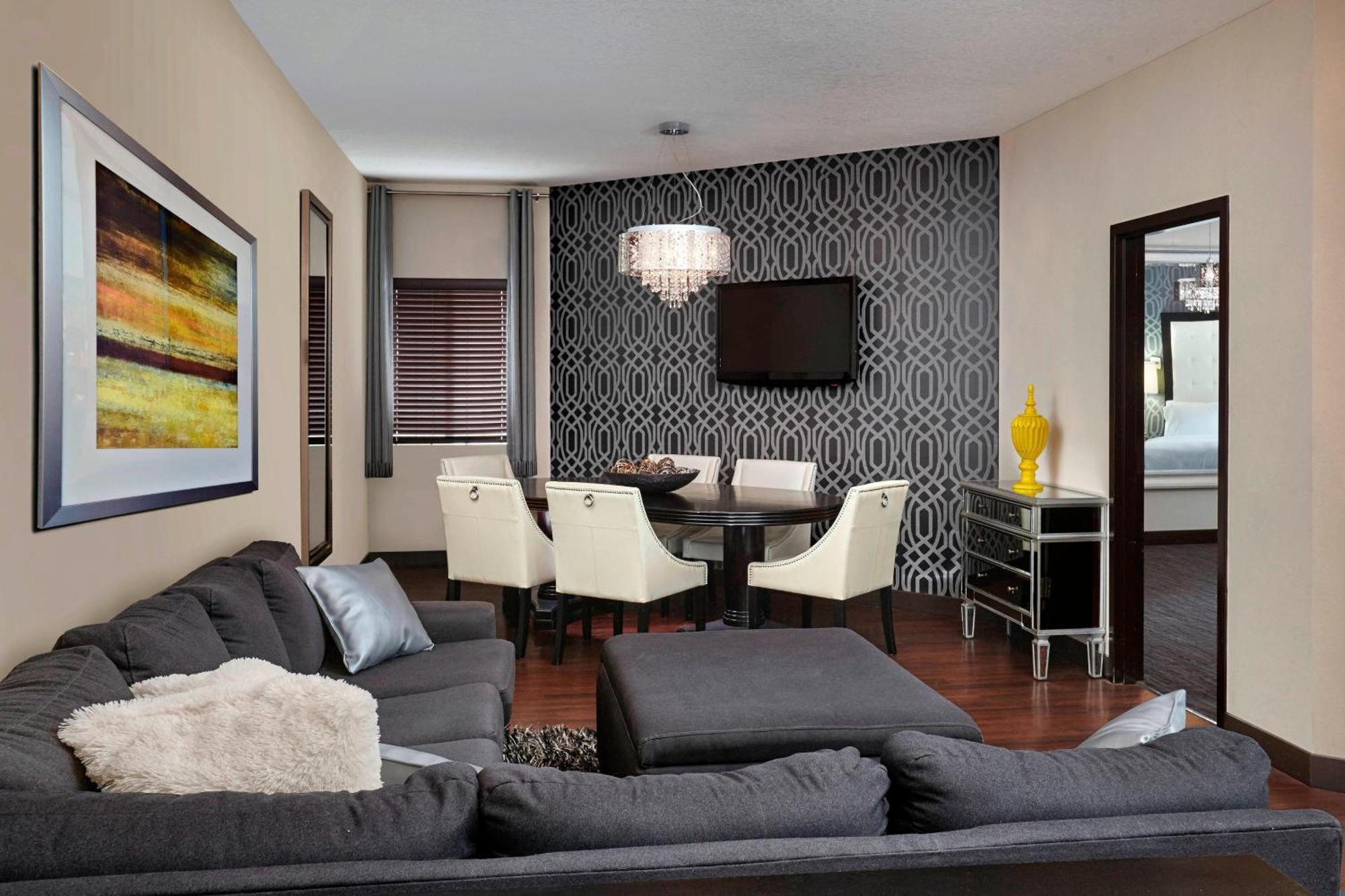 Four Points By Sheraton Hotel & Suites Calgary West Εξωτερικό φωτογραφία