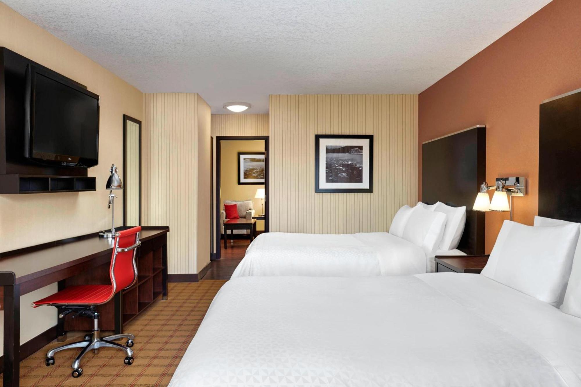 Four Points By Sheraton Hotel & Suites Calgary West Εξωτερικό φωτογραφία