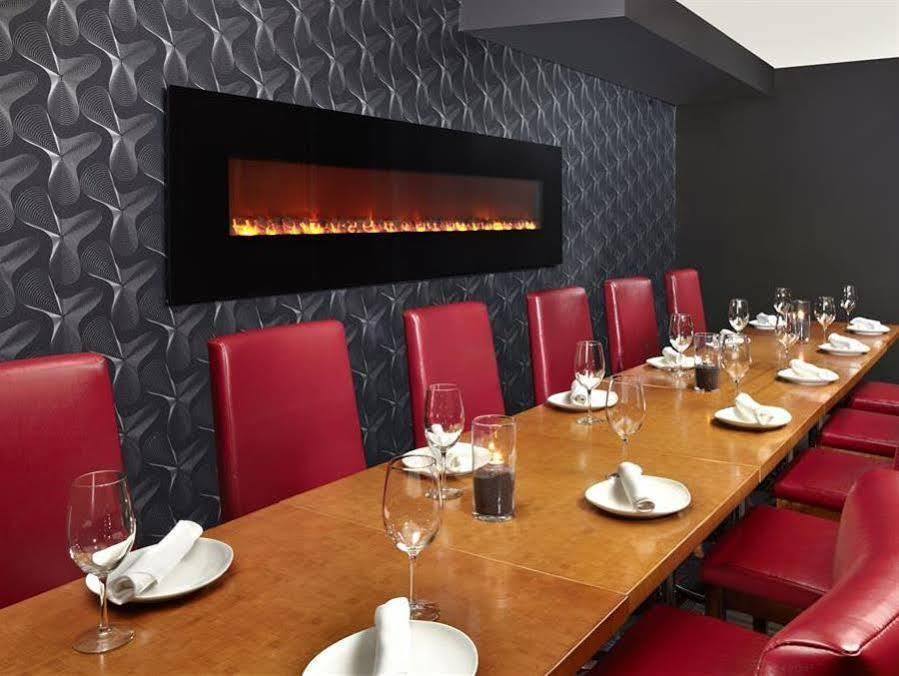Four Points By Sheraton Hotel & Suites Calgary West Εξωτερικό φωτογραφία